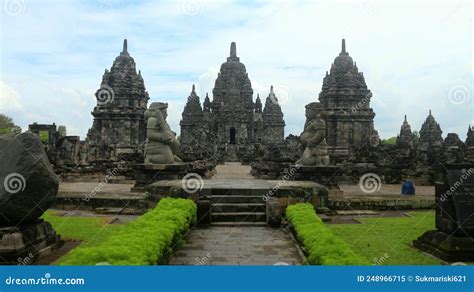 Le Monastère Sewu: Un Monument Historique Mystérieux au Coeur de la Java Centrale!